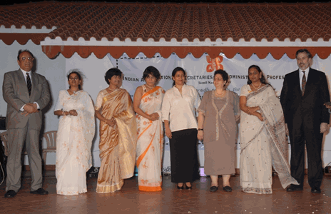 conv_photo_Guest of Honour.gif