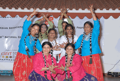 convphoto_The finale of the welcome dance.gif